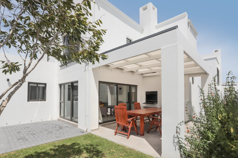  Bedroom Property for Sale in Croydon Gardens Estate Western Cape